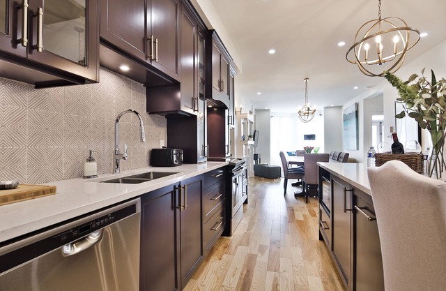 DL | French inspired 3bedroom Mile End Plateau