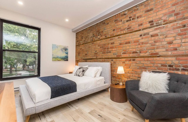 Lofts du Parc Lahaie - Mile End - Stylish modern studio Apt 202
