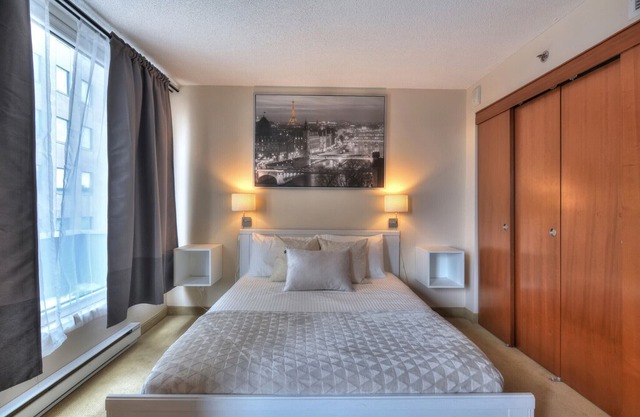 Luxury Condo Old Port/Convention Centre/Downtown 5
