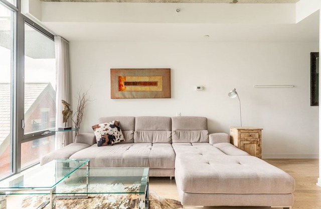 Newly Renovated - Upscale 1BR Loft - PRIME King West!