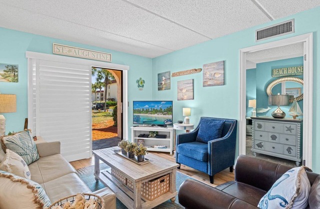 Poolside 2BR Condo in Oceanfront Resort - Sleeps 6, Steps to Beach