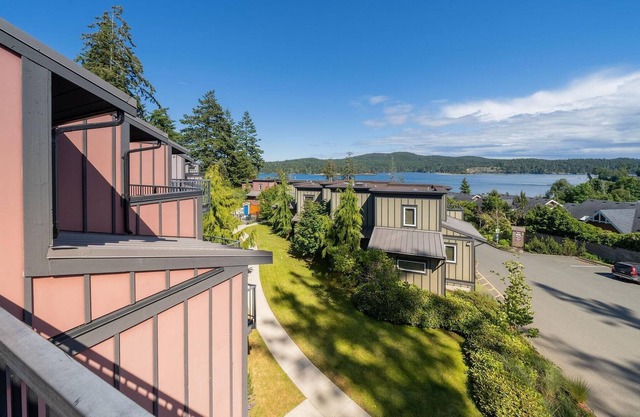 Sooke Harbour Townhome, 3 Bedrooms