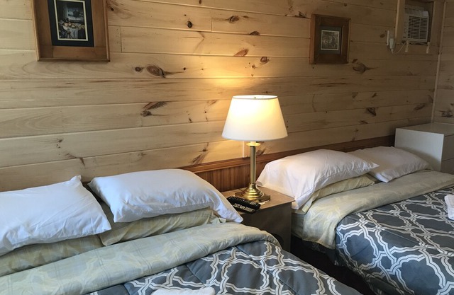 The Coastal Cabins- Cabin # 6 , walking minutes from the sandy beach