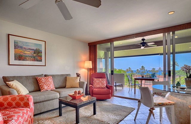Top Floor Studio Ocean View, Golf Cart, Beach Cabana, Jacuzzi, Pool