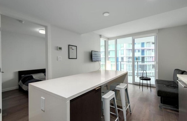 Vancouver Nunavut 1 BR Apartment