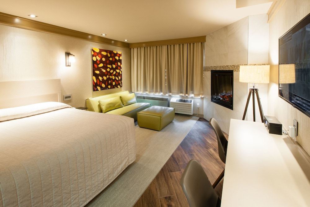 Photo of Bedroom in Cote-Des-Neiges—Notre-Dame-De-Grace
