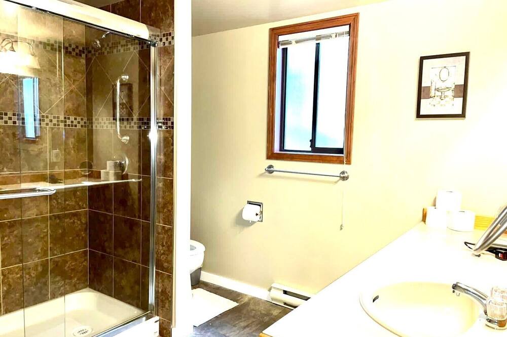 Photo of Bathroom in Saanich East