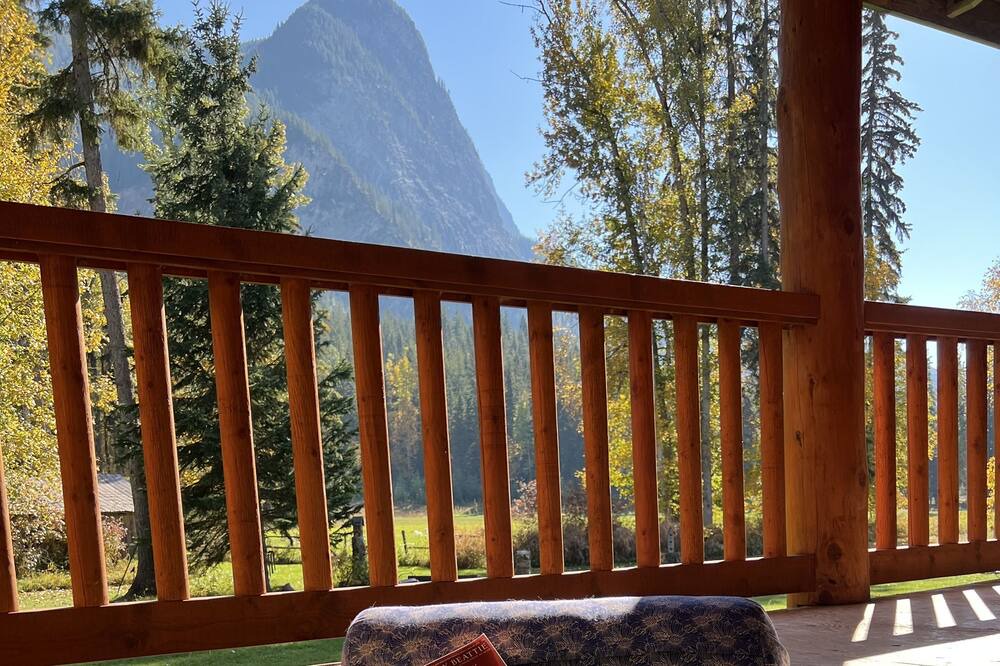 Photo of Patio Balcony in Columbia Valley