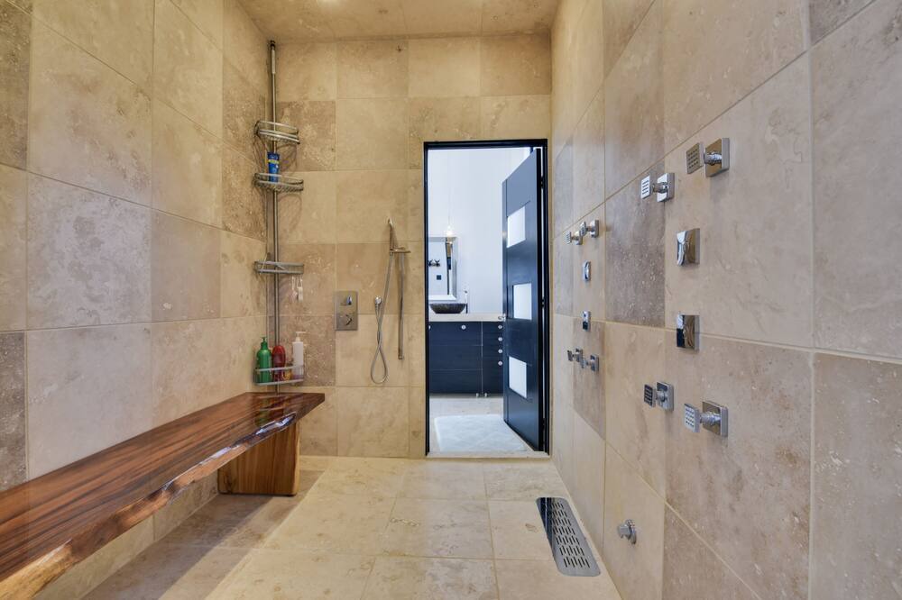 Photo of Bathroom in Quartier 5-4