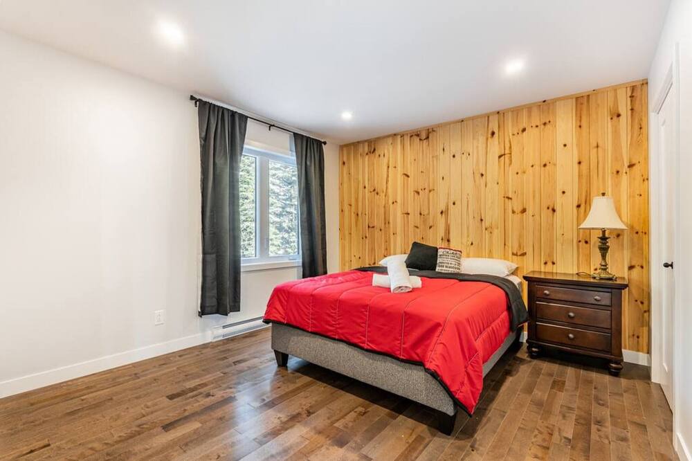 Photo of Bedroom in Saint Come