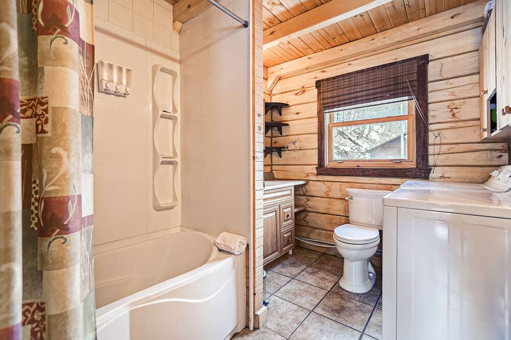 Photo of Bathroom in L'Ange-Gardien