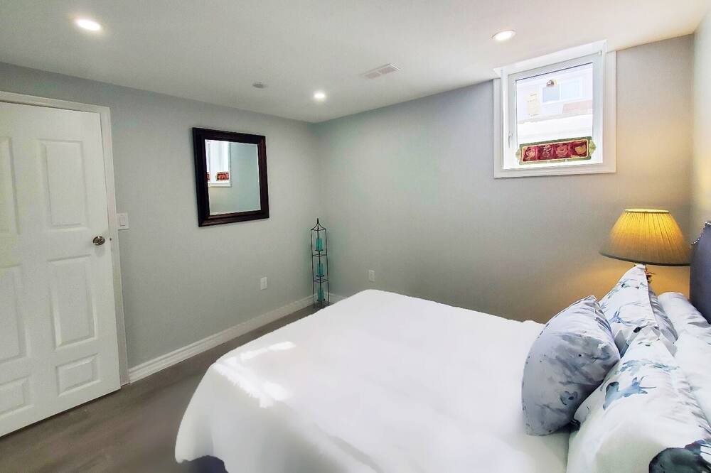 Photo of Bedroom in Bowmanville