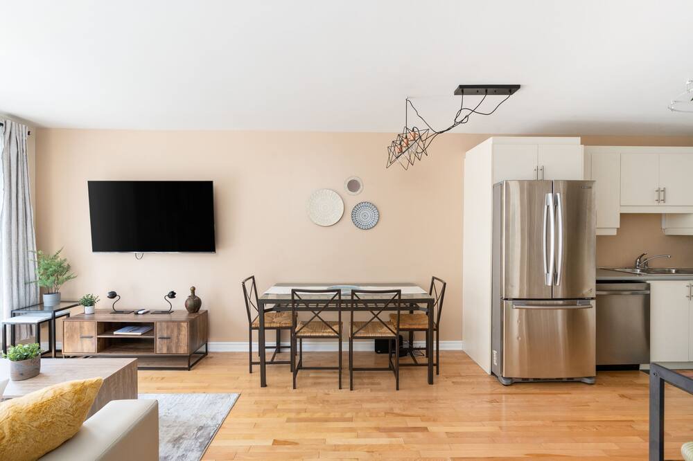 Photo of Livingroom in Pointe-Saint-Charles