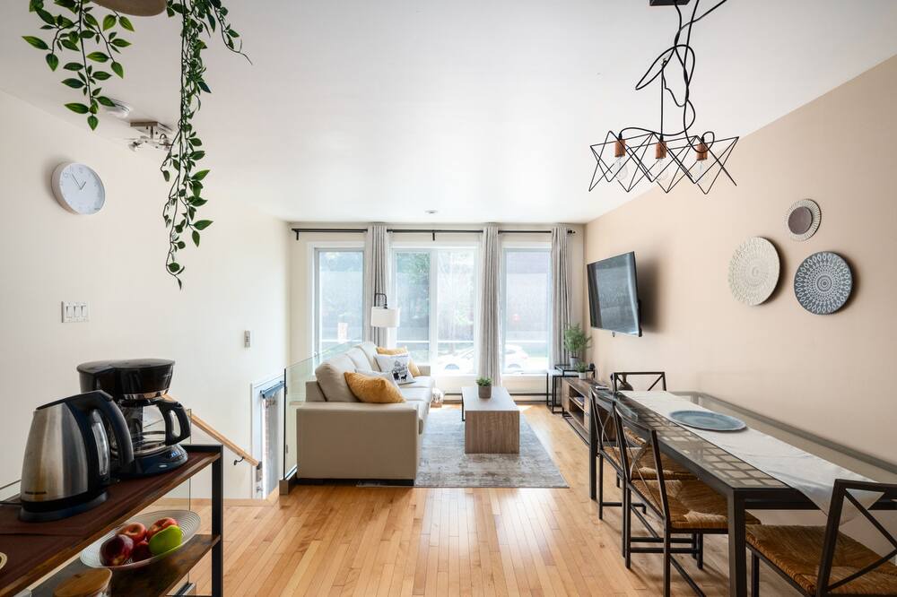 Photo of Livingroom in Pointe-Saint-Charles