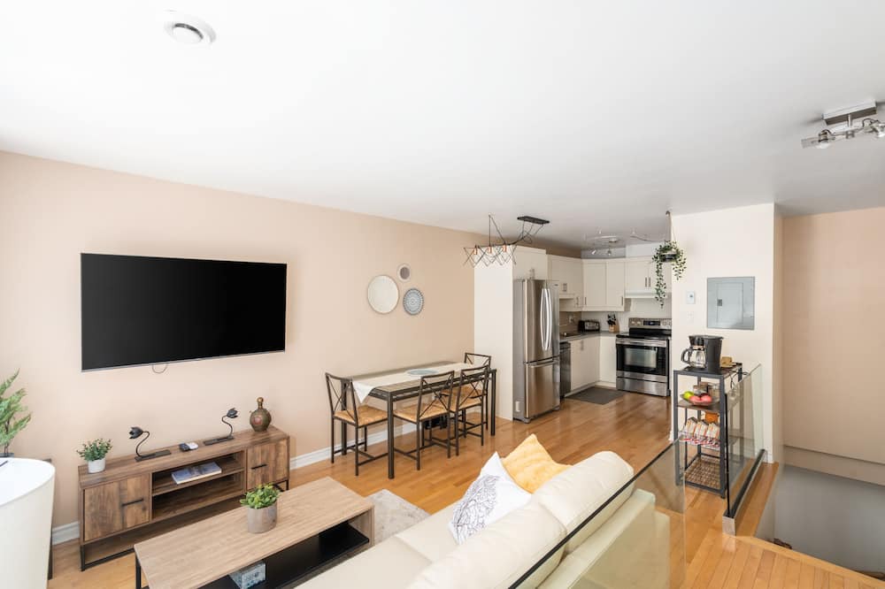 Photo of Livingroom in Pointe-Saint-Charles