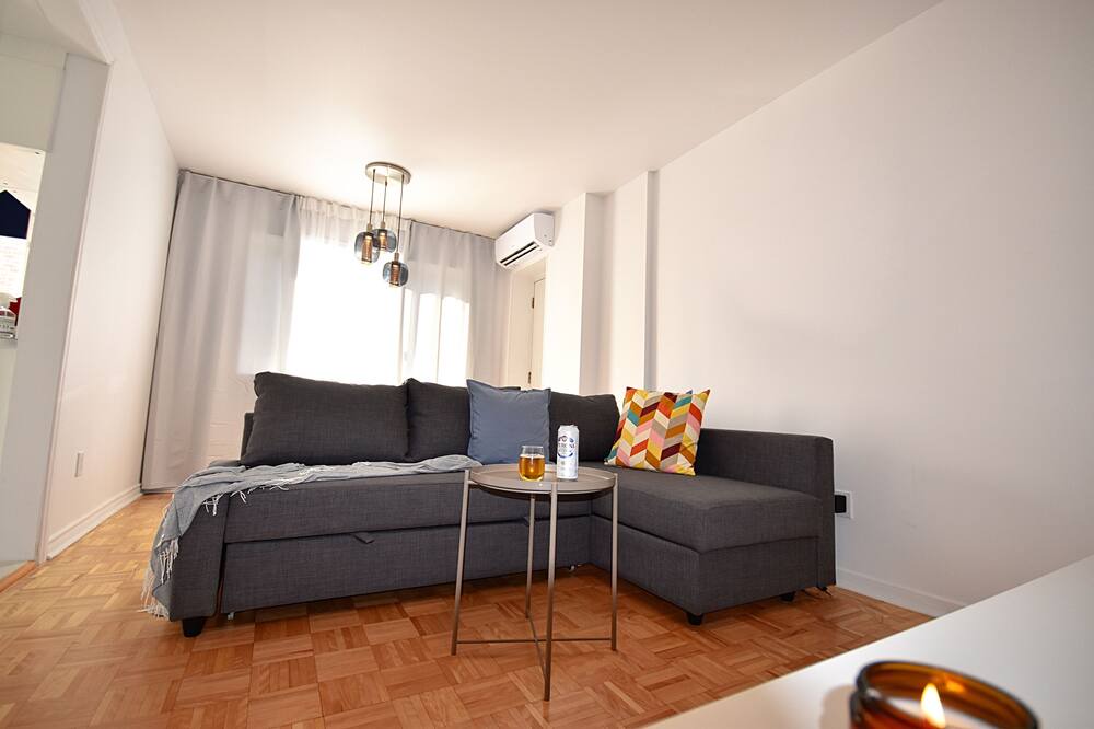 Photo of Livingroom in Little Italy