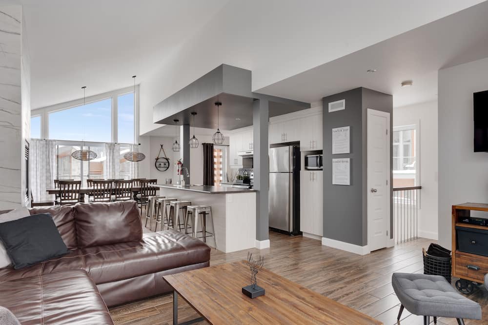 Photo of Livingroom in Stoneham