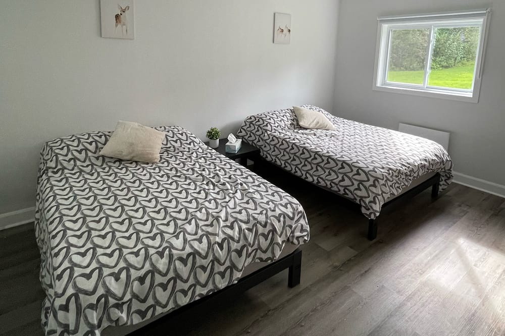 Photo of Bedroom in Mansfield-et-Pontefract