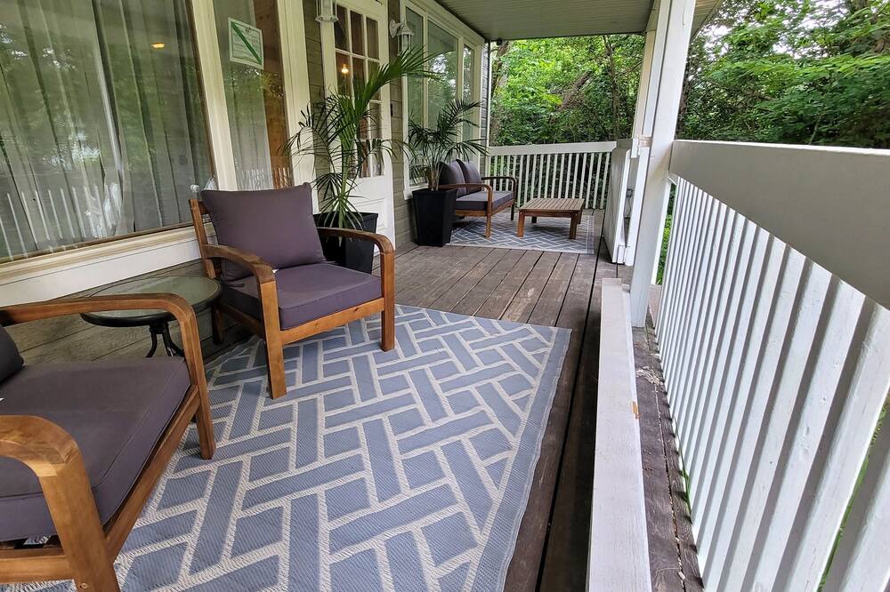 Photo of Patio Balcony in Val Morin