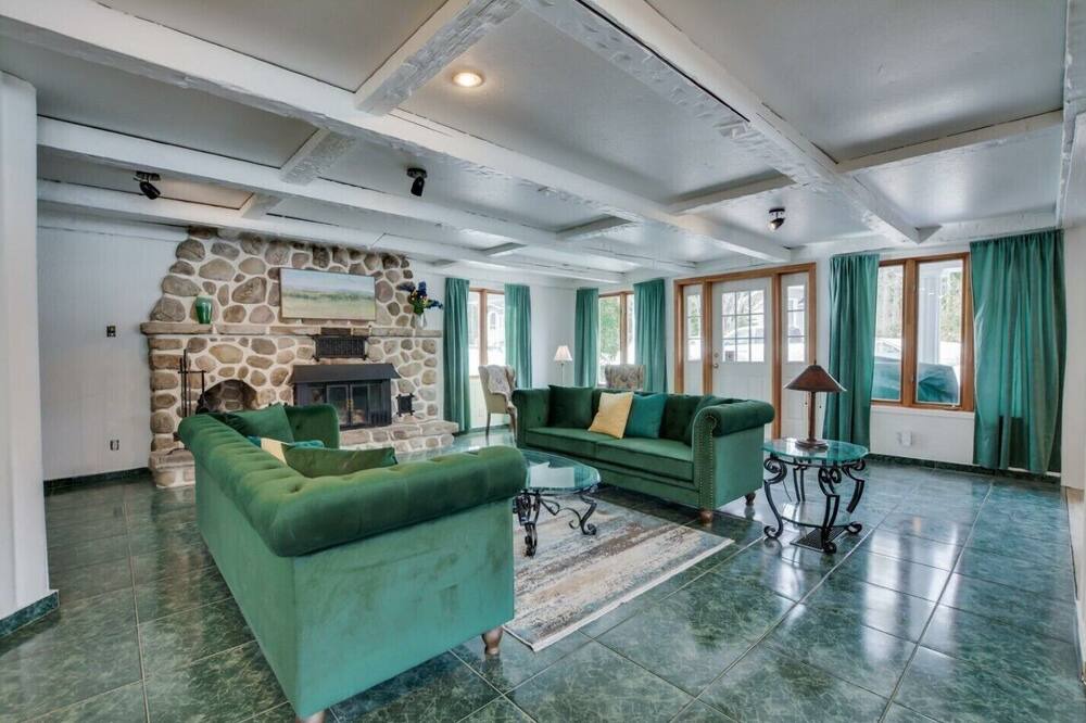 Photo of Livingroom in Saint Donat