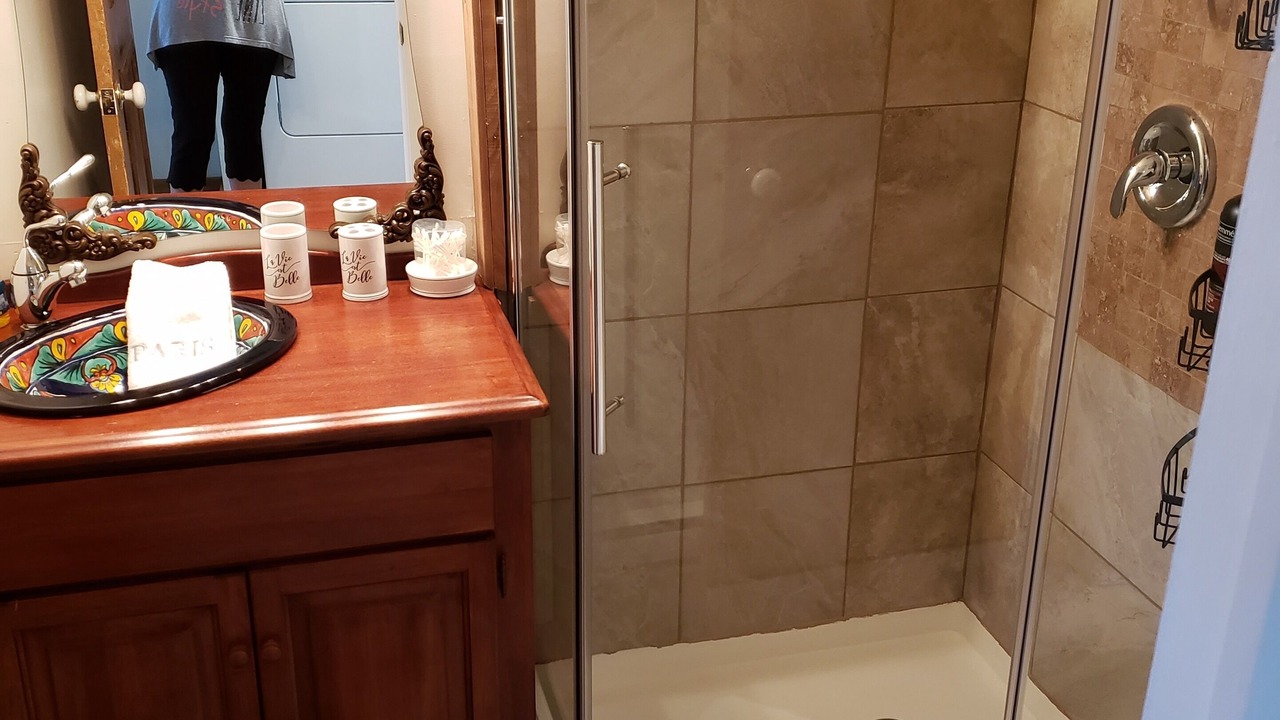 Photo of Bathroom in Jonquiere