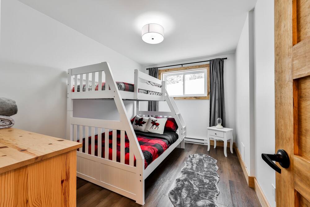 Photo of Bedroom in Sainte-Marguerite-du-Lac-Masson