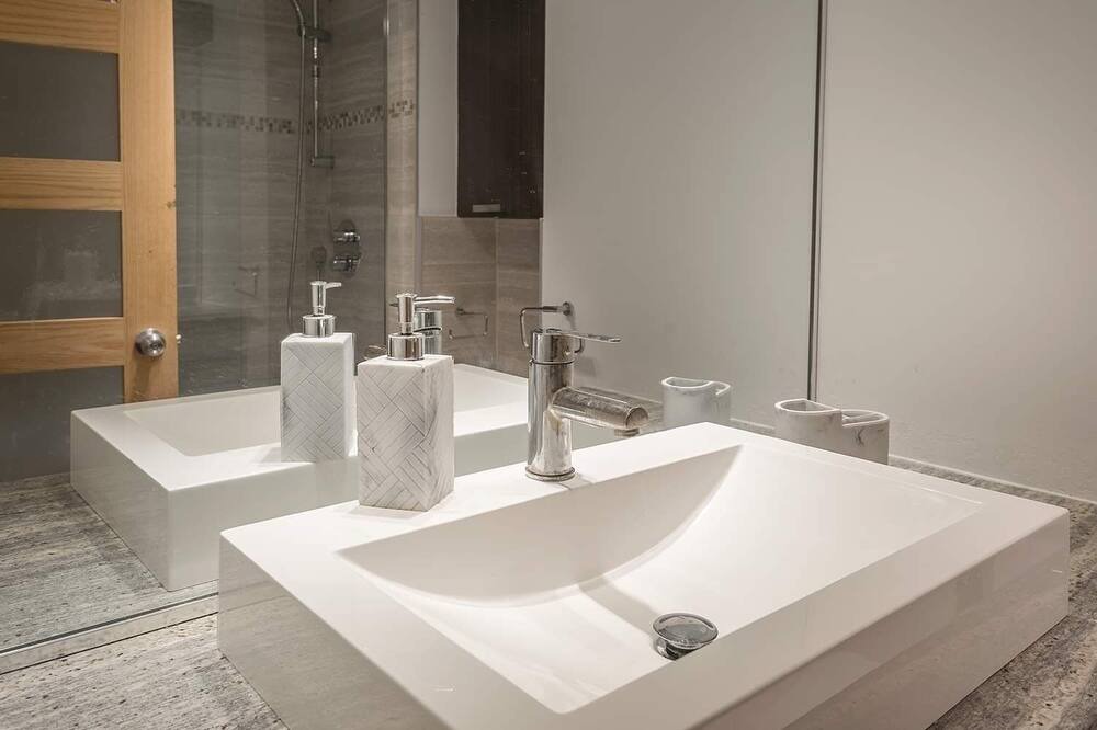 Photo of Bathroom in Shaughnessy Village