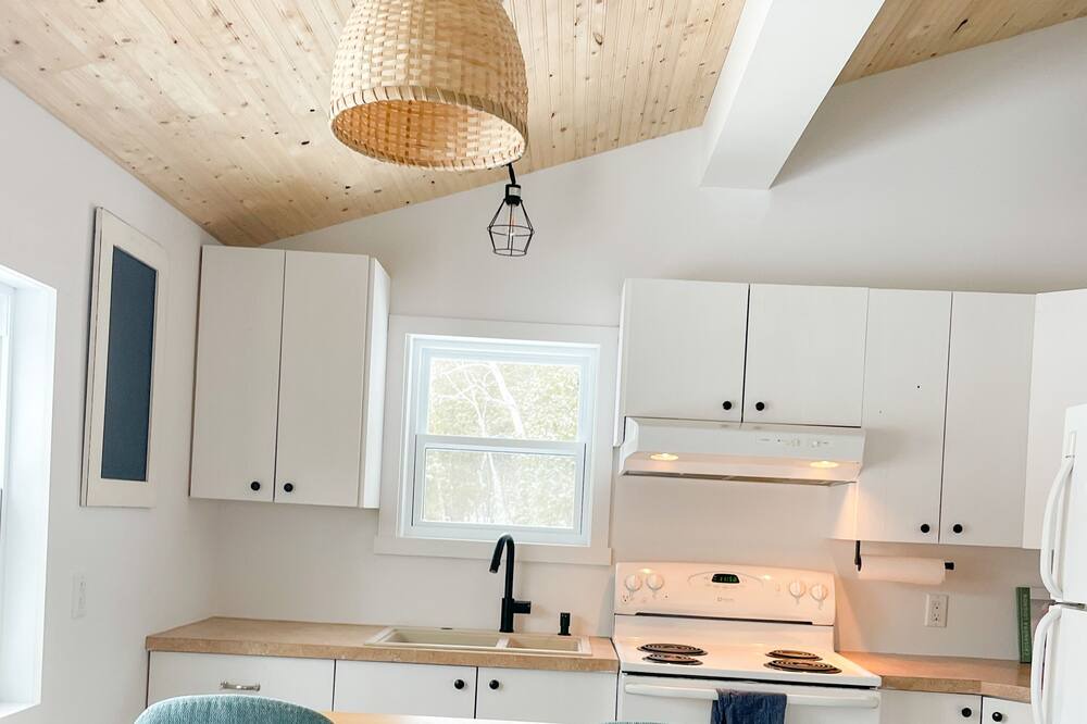 Photo of Kitchen in Saint-Aime-du-Lac-des-Iles