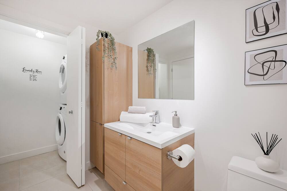 Photo of Bathroom in Shaughnessy Village