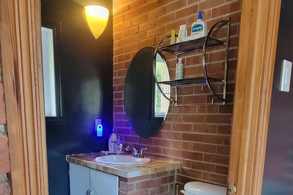 Photo of Bathroom in La Minerve