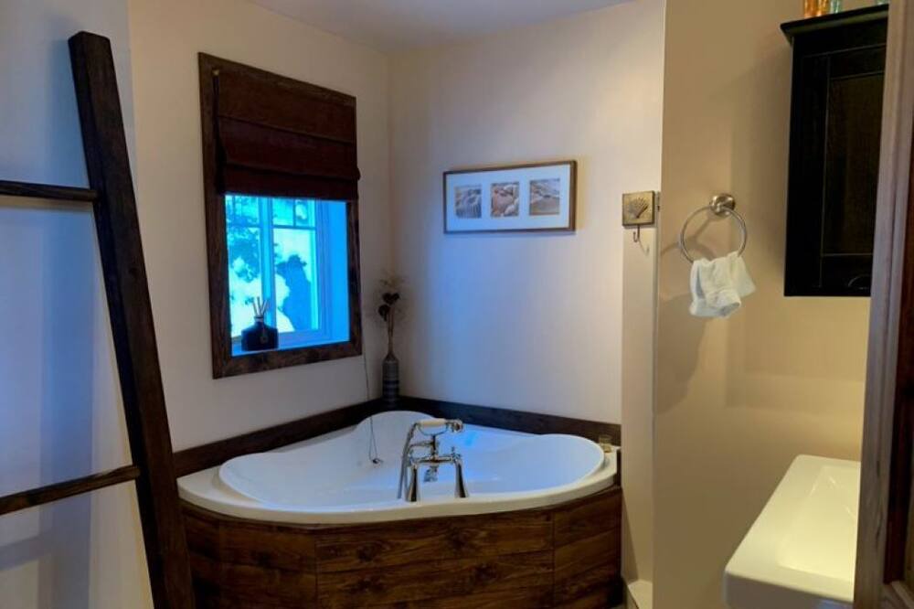 Photo of Bathroom in Saint Come