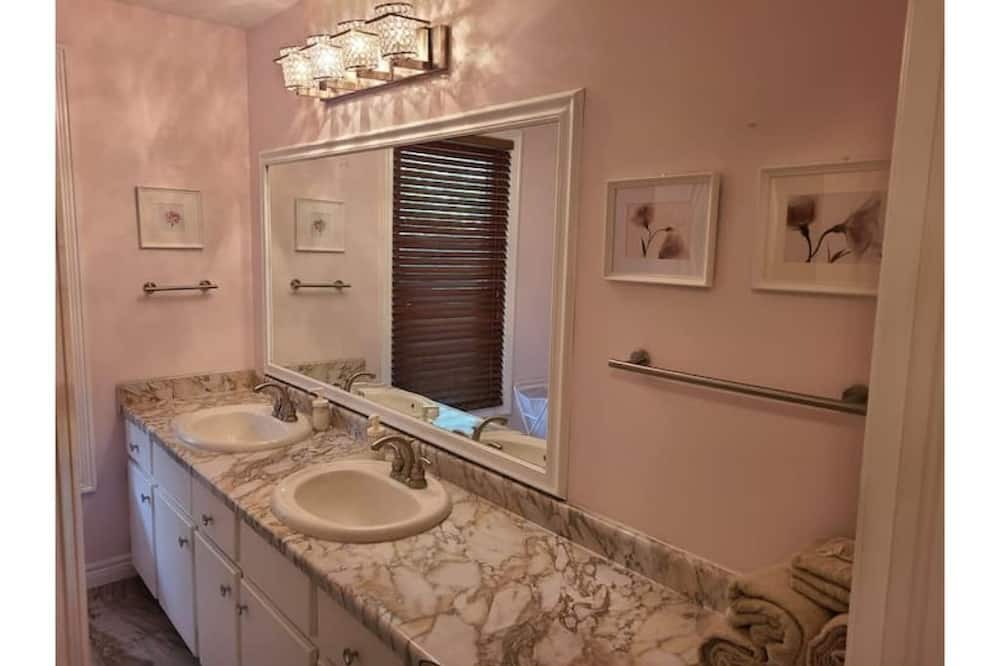Photo of Bathroom in Kingsville