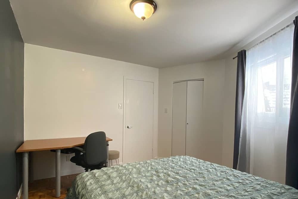 Photo of Bedroom in Laval