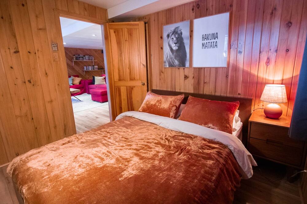 Photo of Bedroom in Sainte-Marguerite-du-Lac-Masson