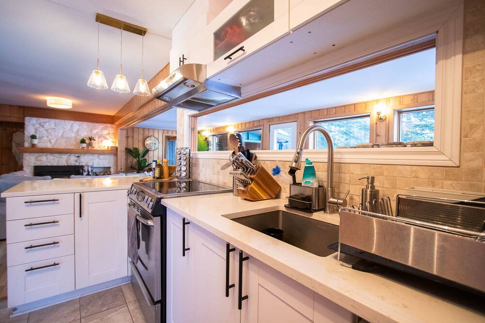 Photo of Kitchen in Sainte-Marguerite-du-Lac-Masson