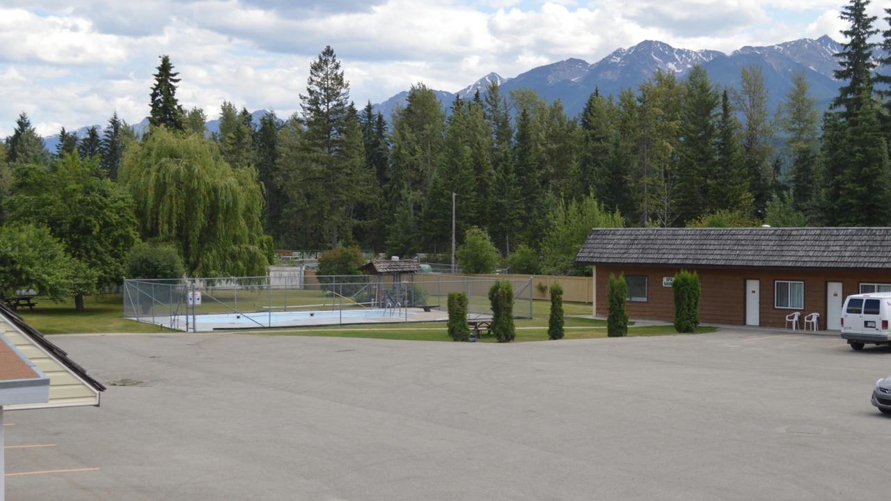 Photo of Outdoor in Golden