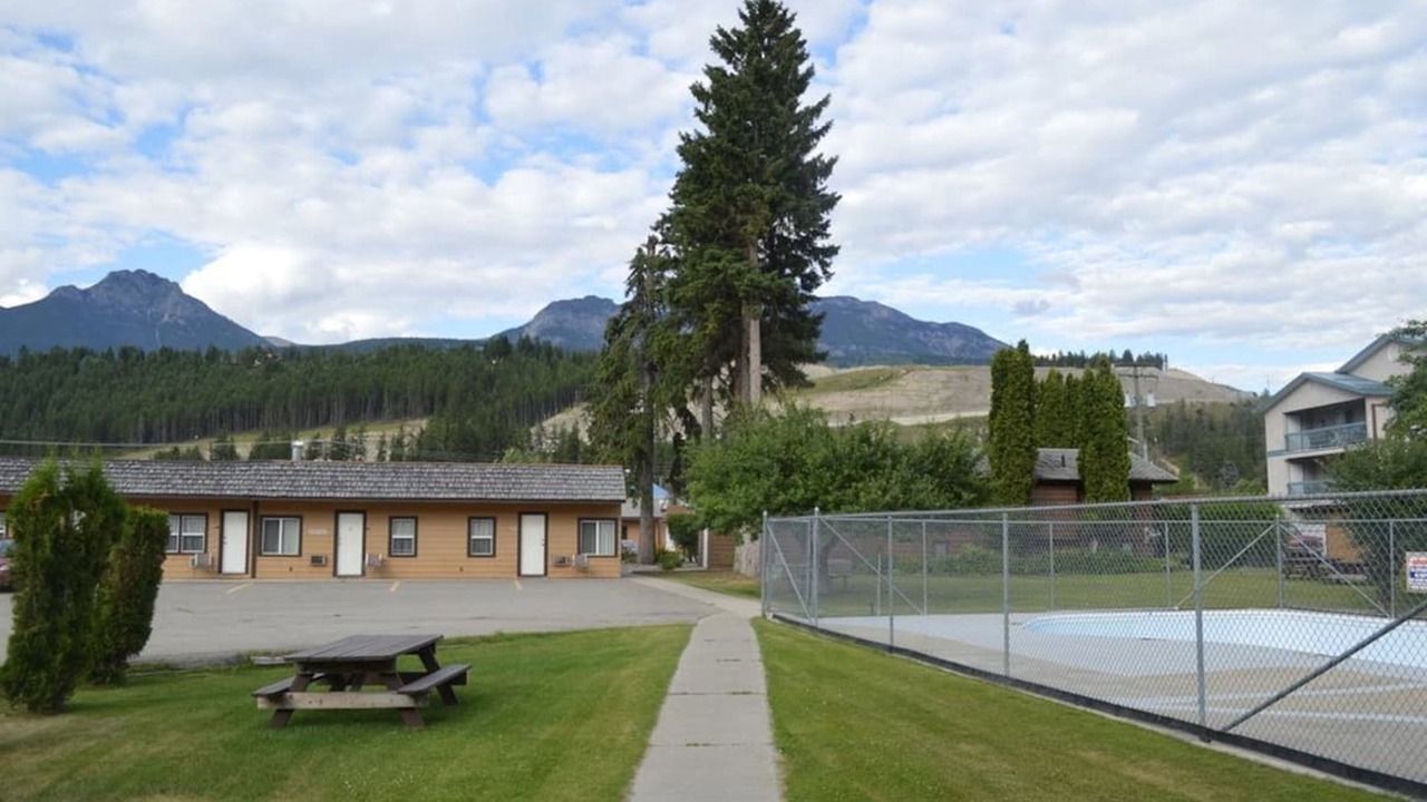 Photo of Outdoor in Golden
