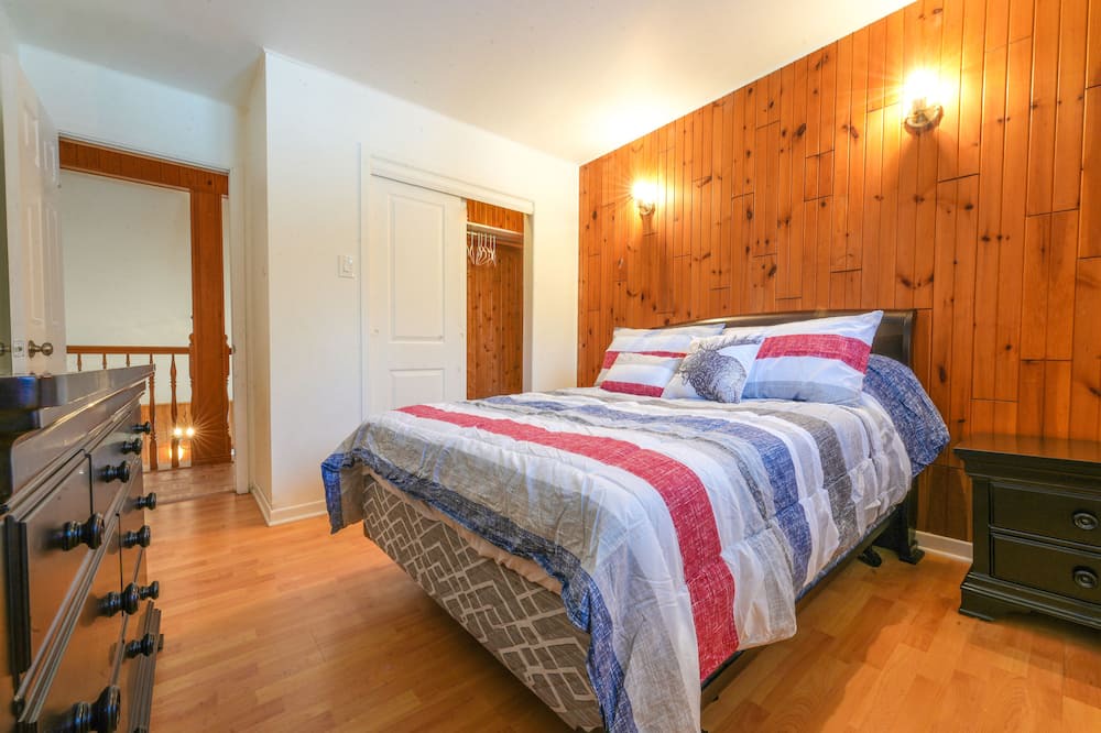 Photo of Bedroom in Saint-Calixte