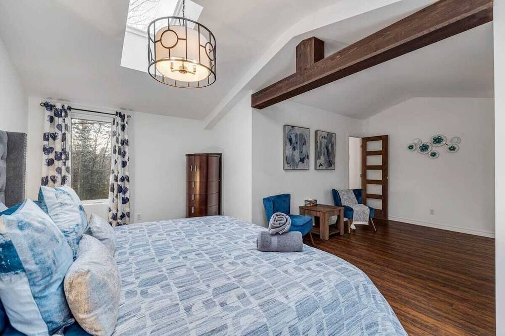 Photo of Bedroom in Stoneham