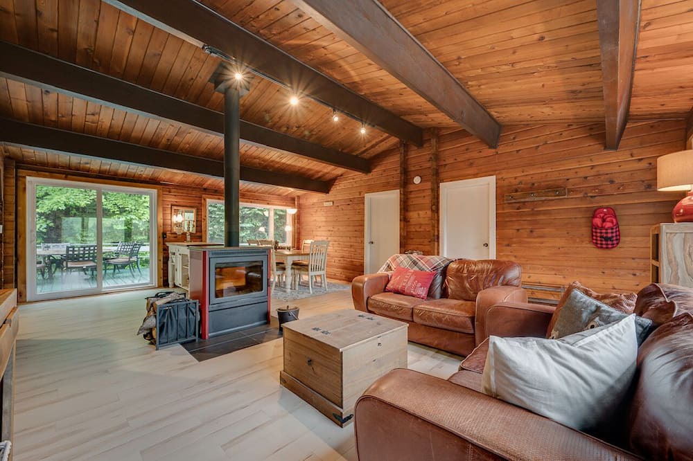 Photo of Livingroom in Sainte-Adele
