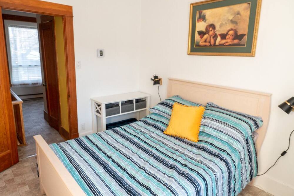 Photo of Bedroom in Desjardins