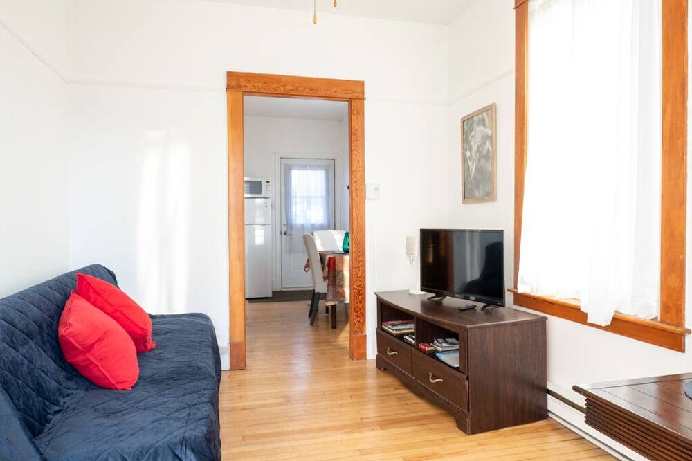 Photo of Livingroom in Desjardins
