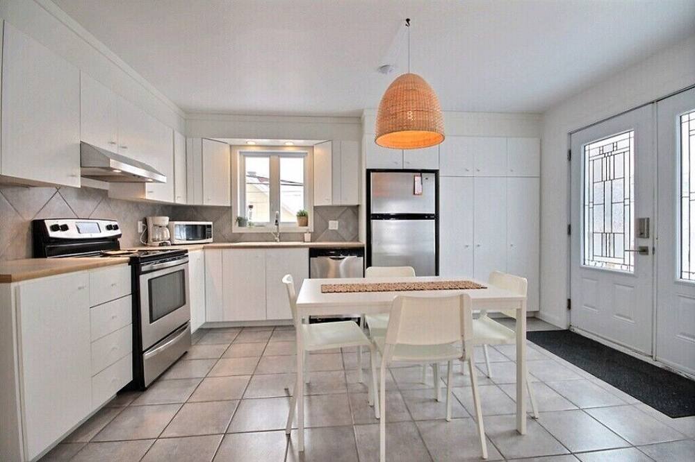 Photo of Kitchen in Village-des-Hurons
