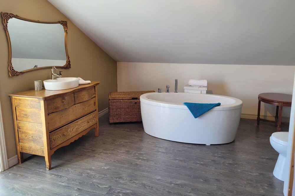 Photo of Bathroom in Shannon