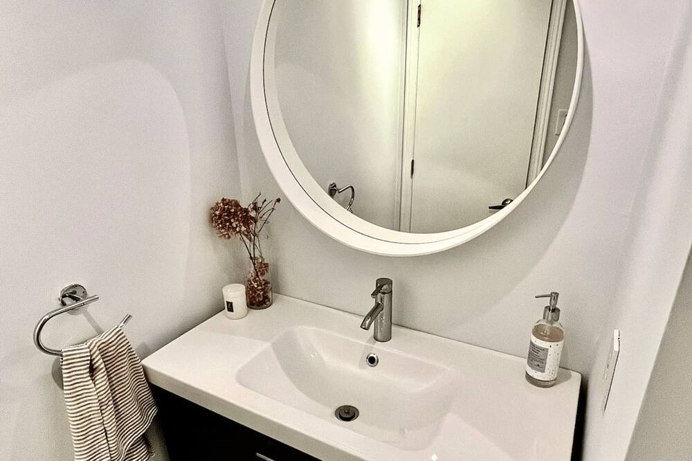 Photo of Bathroom in Downtown Montreal