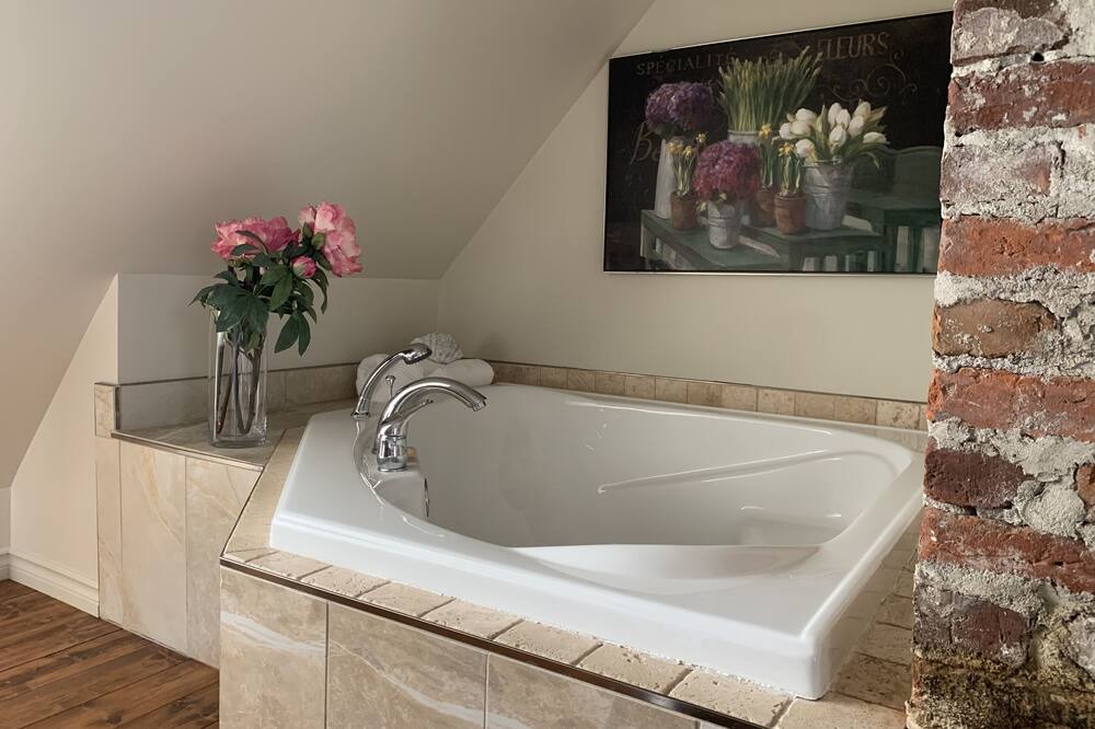 Photo of Bathroom in Paine-Sec