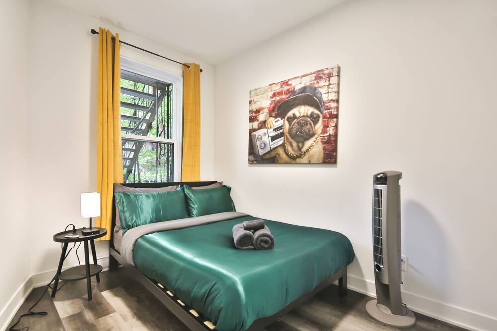 Photo of Bedroom in De Lorimier