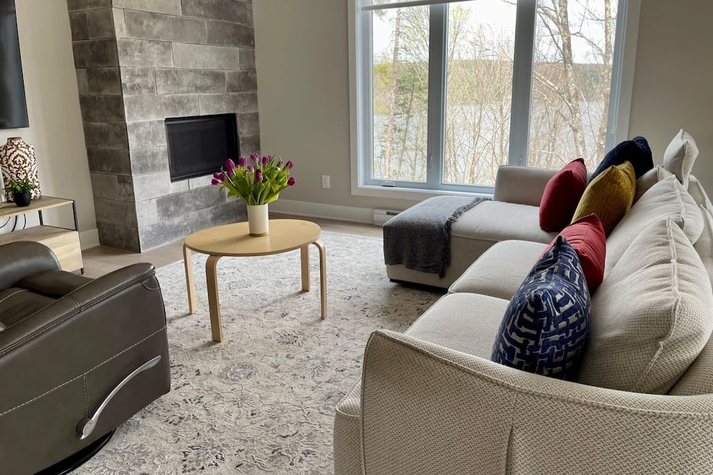 Photo of Livingroom in Ayers Cliff