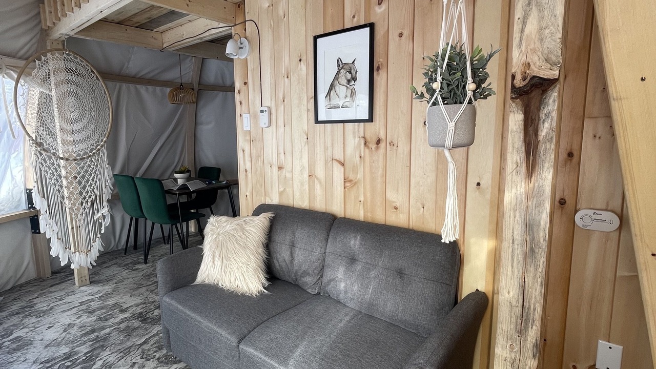 Photo of Livingroom in Saint-David-de-Falardeau