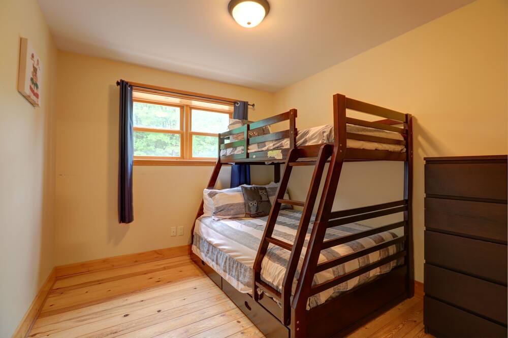 Photo of Bedroom in Mille-Isles